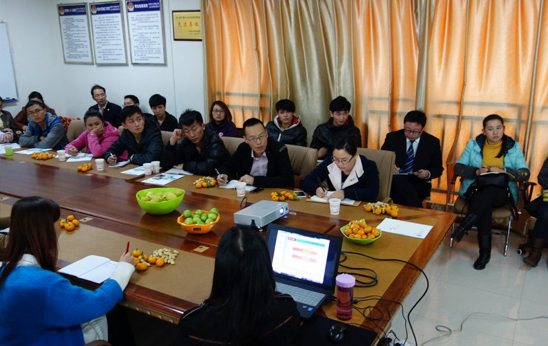 乐竟体育第四届客户沙龙及网络营销分享会于2013年10月23日举行，30余家客户参加了本次沙龙和讲座，并给予高度赞许和认可。事实证明，乐竟体育在不断强化产品和服务品质的同时，乐竟体育还持续不断加强对客户网站运营和营销推广上的支持。选择乐竟体育，就是选择了一条通往新媒体营销和电子商务的捷径。